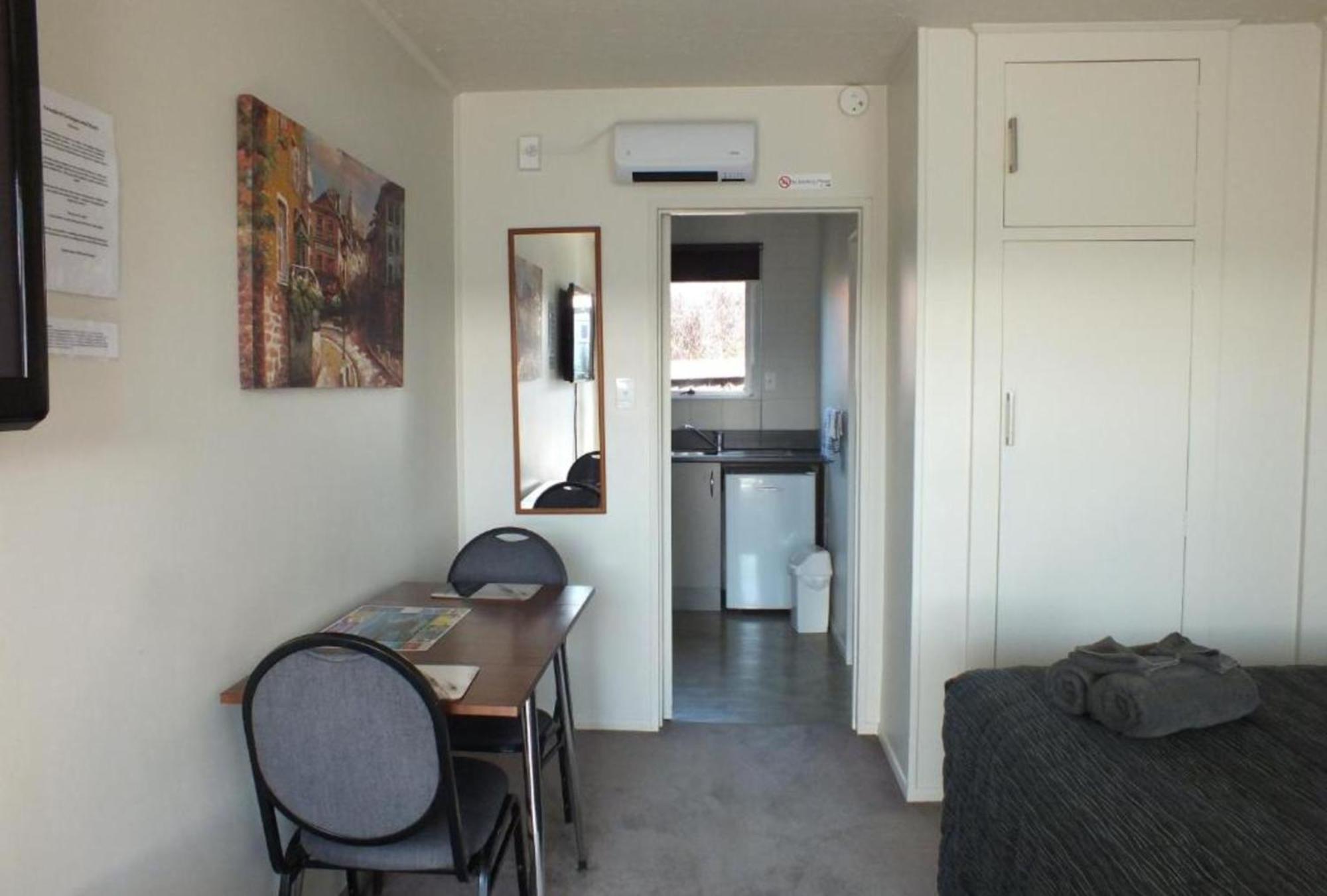 Cranford Cottages And Motel Крайстчърч Екстериор снимка