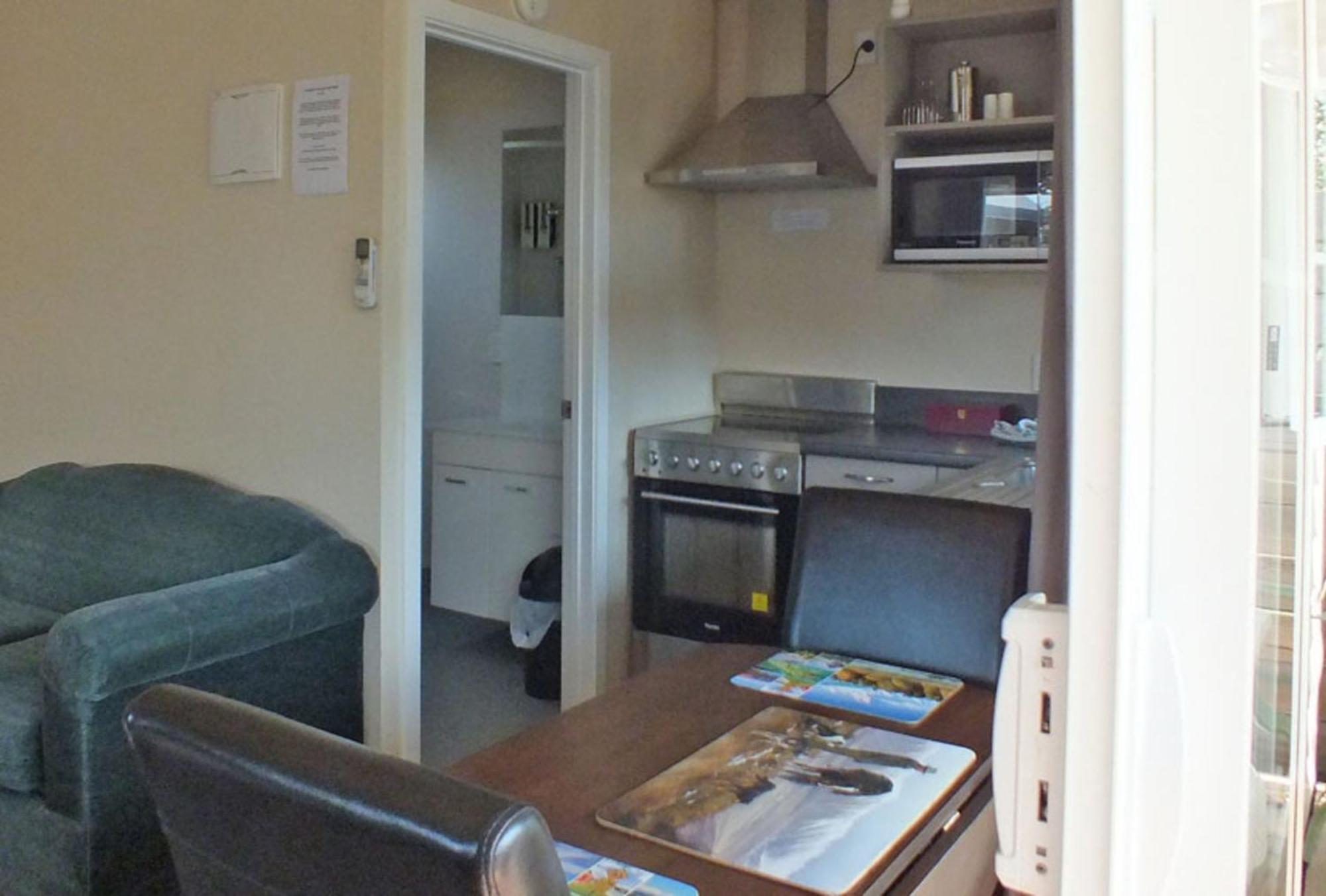 Cranford Cottages And Motel Крайстчърч Екстериор снимка