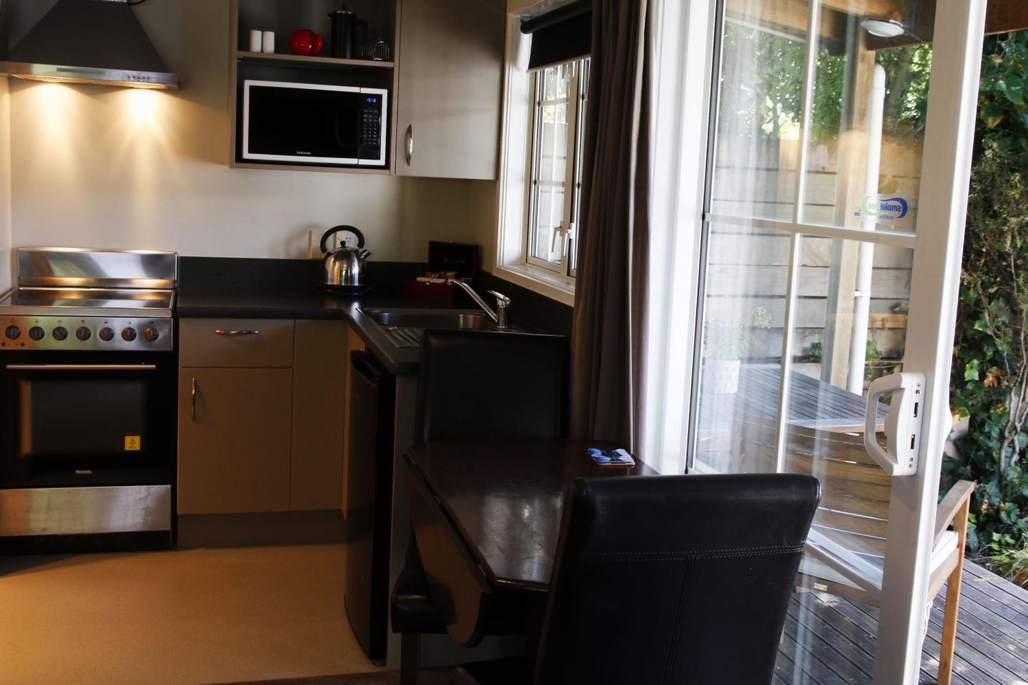 Cranford Cottages And Motel Крайстчърч Екстериор снимка